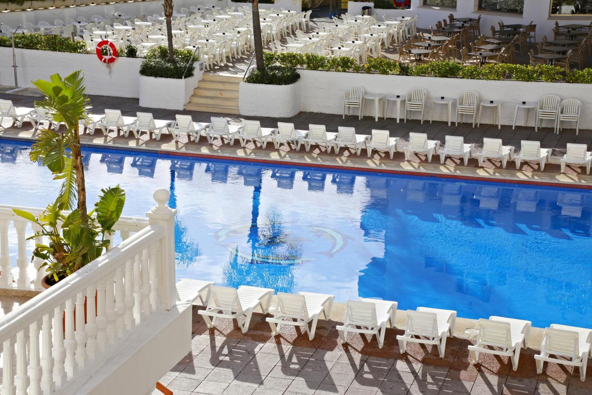 Triple Room Pool View